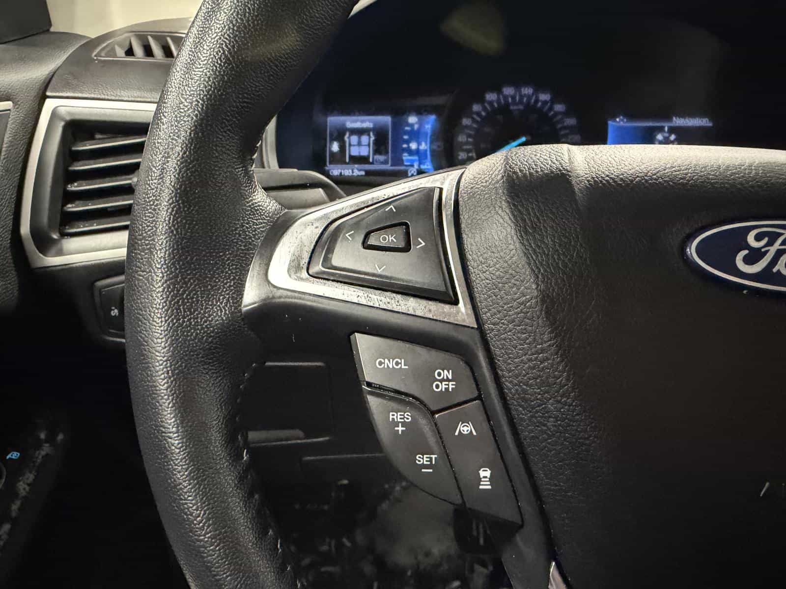 2023 Ford Edge SEL - Image 11