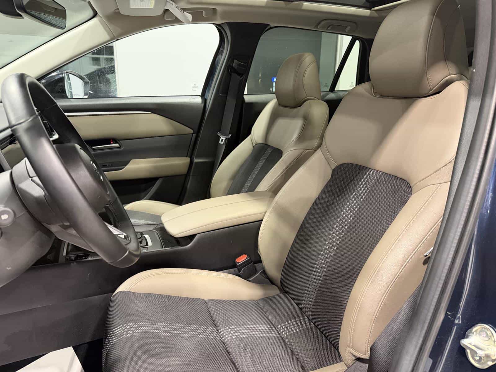 2025 Mazda CX-50 GS-L - Image 9