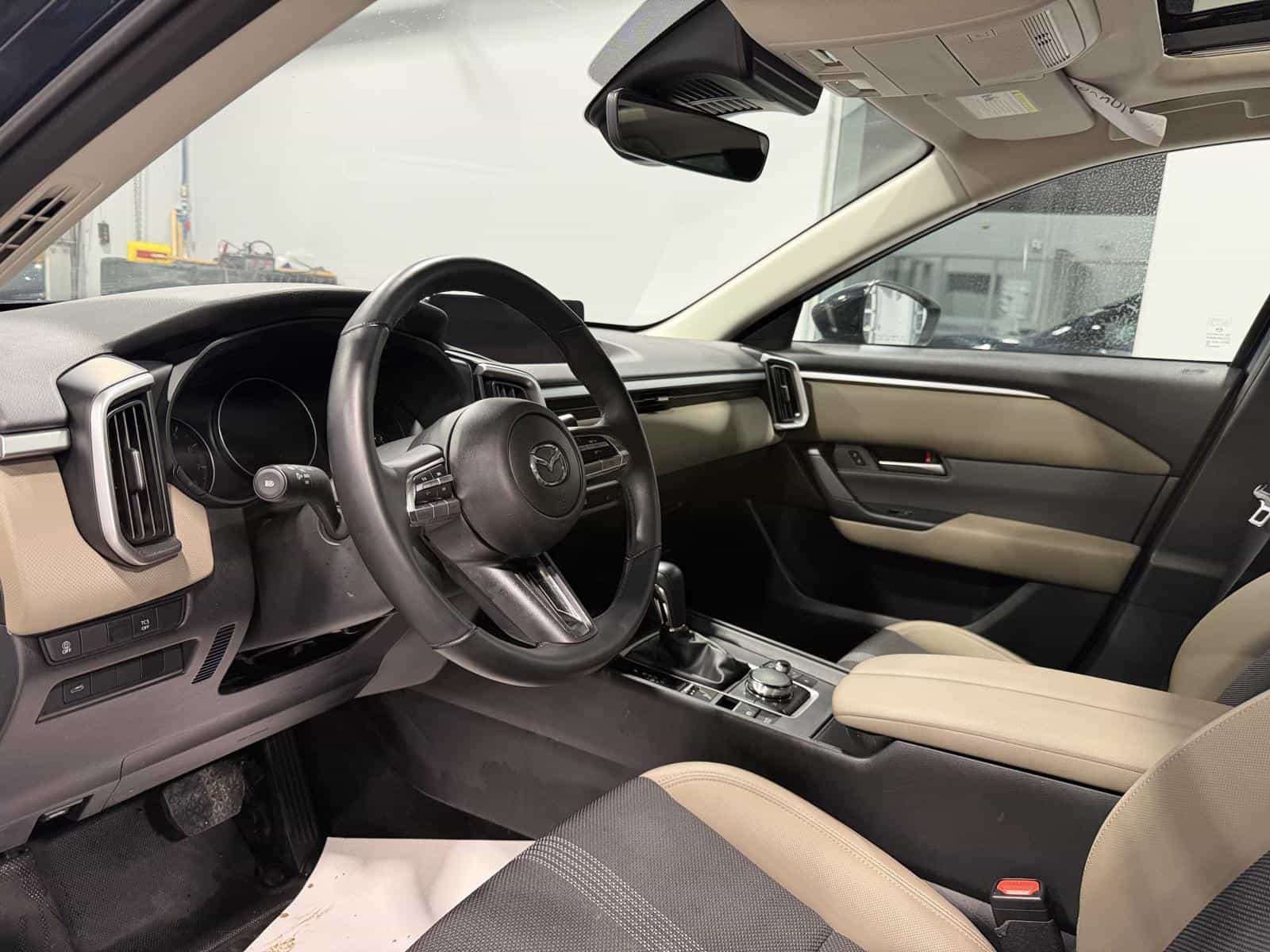 2025 Mazda CX-50 GS-L - Image 10