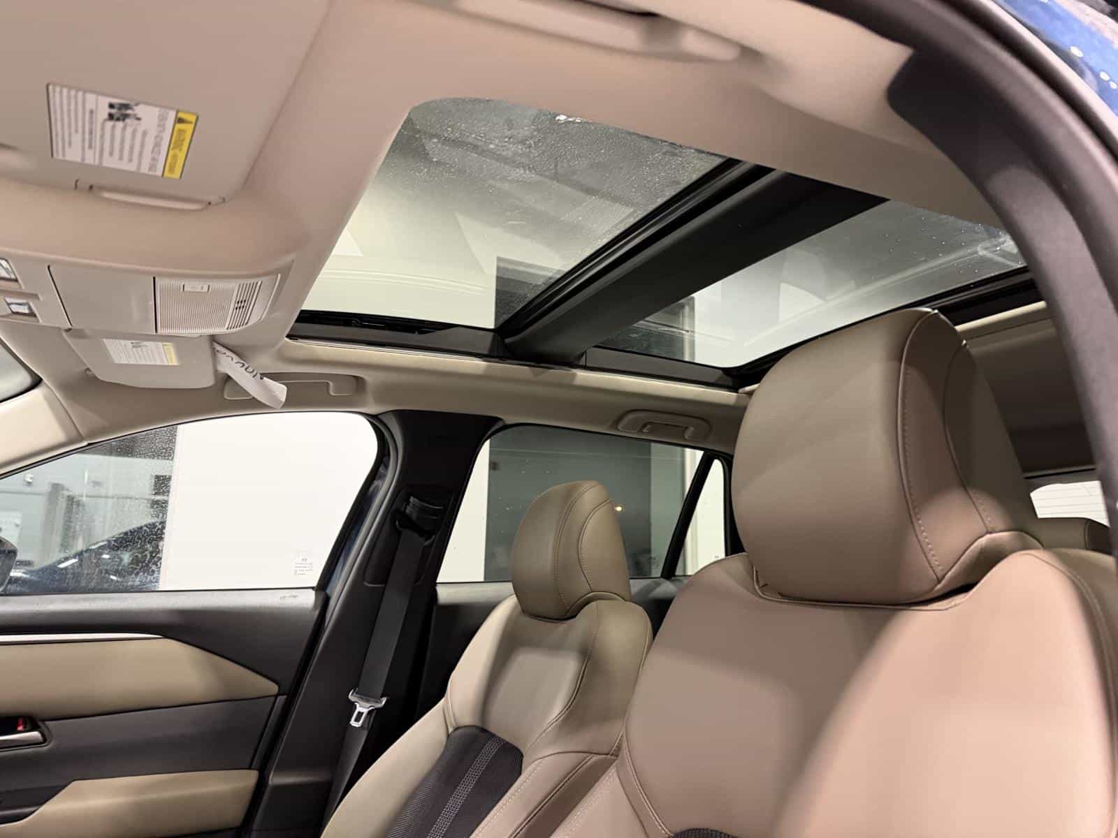 2025 Mazda CX-50 GS-L - Image 11