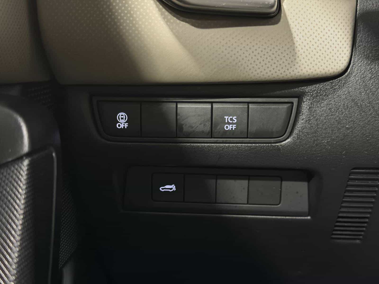 2025 Mazda CX-50 GS-L - Image 13