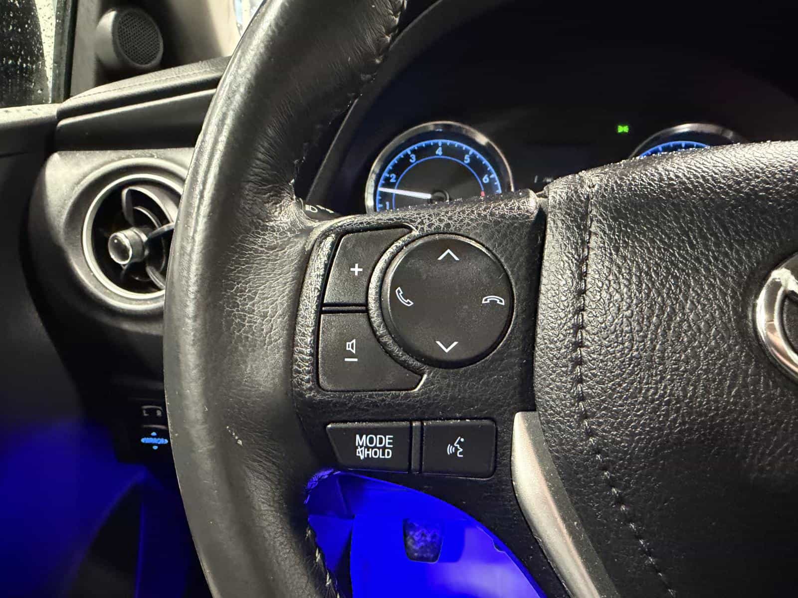 2017 Toyota Corolla SE - Image 11