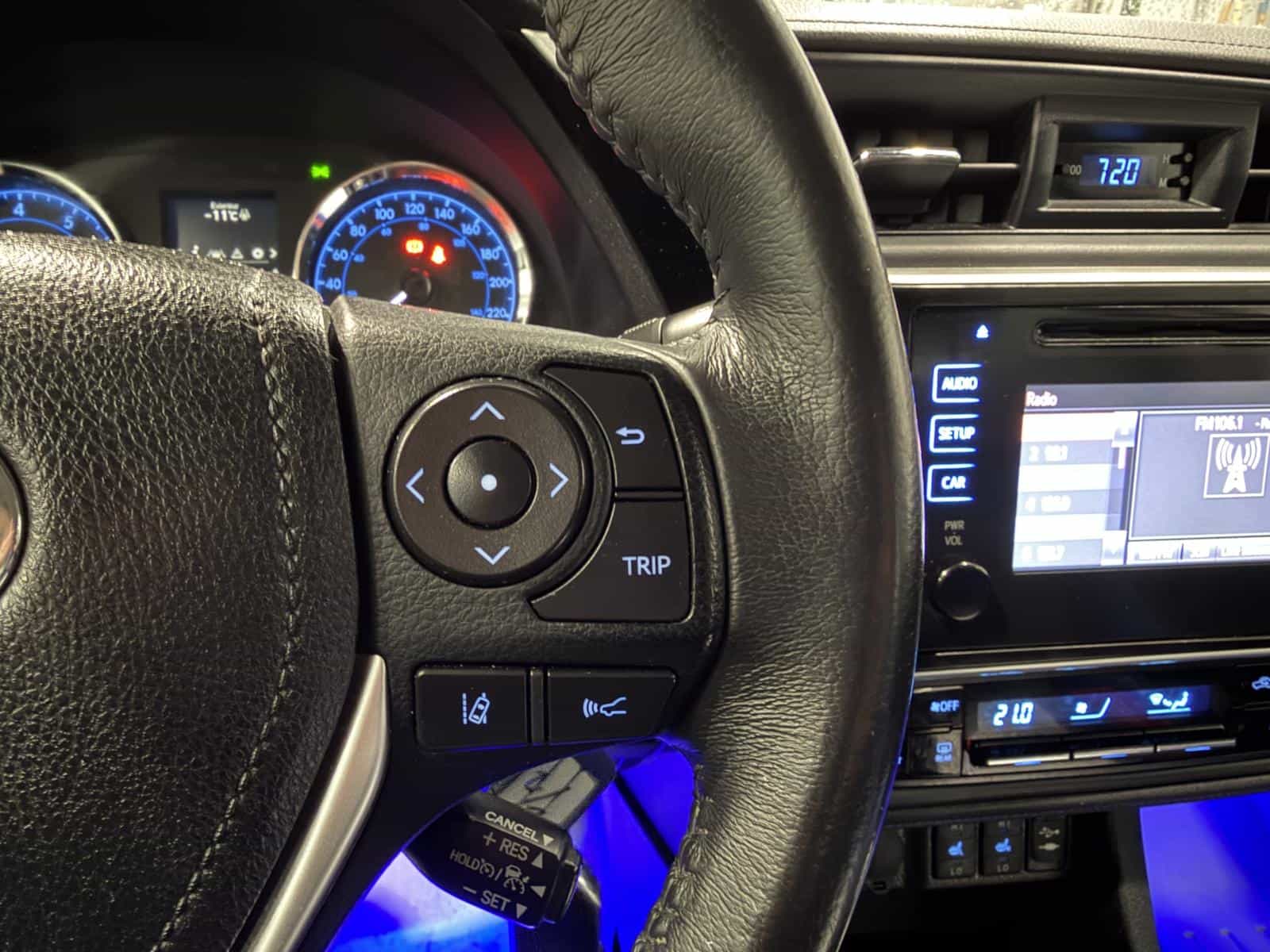 2017 Toyota Corolla SE - Image 13