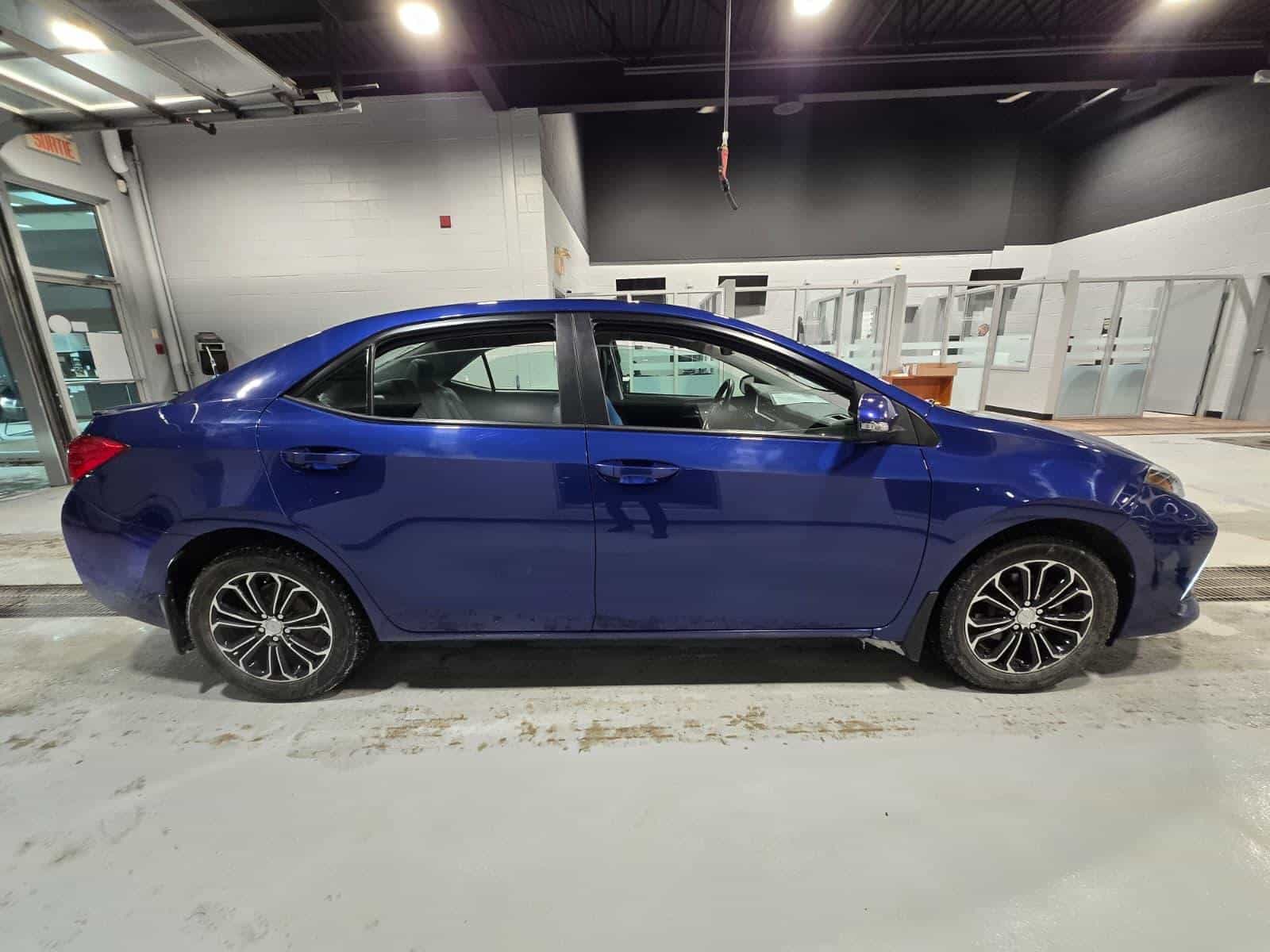 2017 Toyota Corolla SE - Image 5