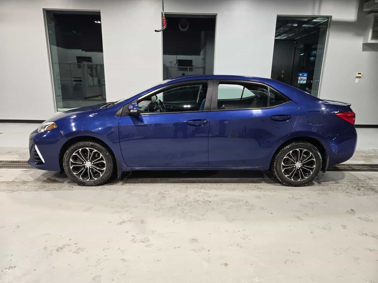 2017 Toyota Corolla SE - Image 6