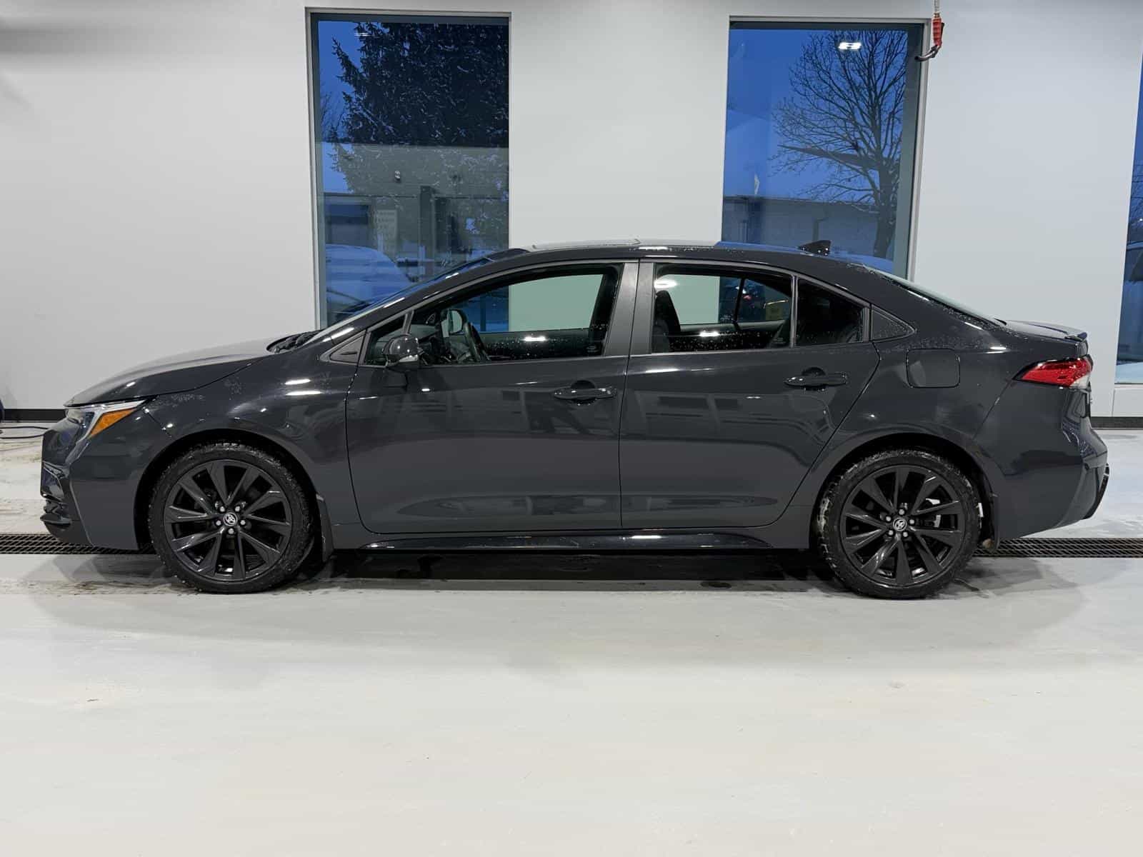 2024 Toyota Corolla SE - Image 3