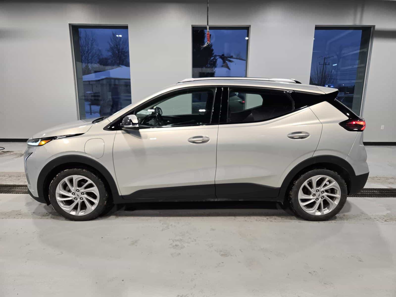 Image 2 Chevrolet Bolt LT 2023