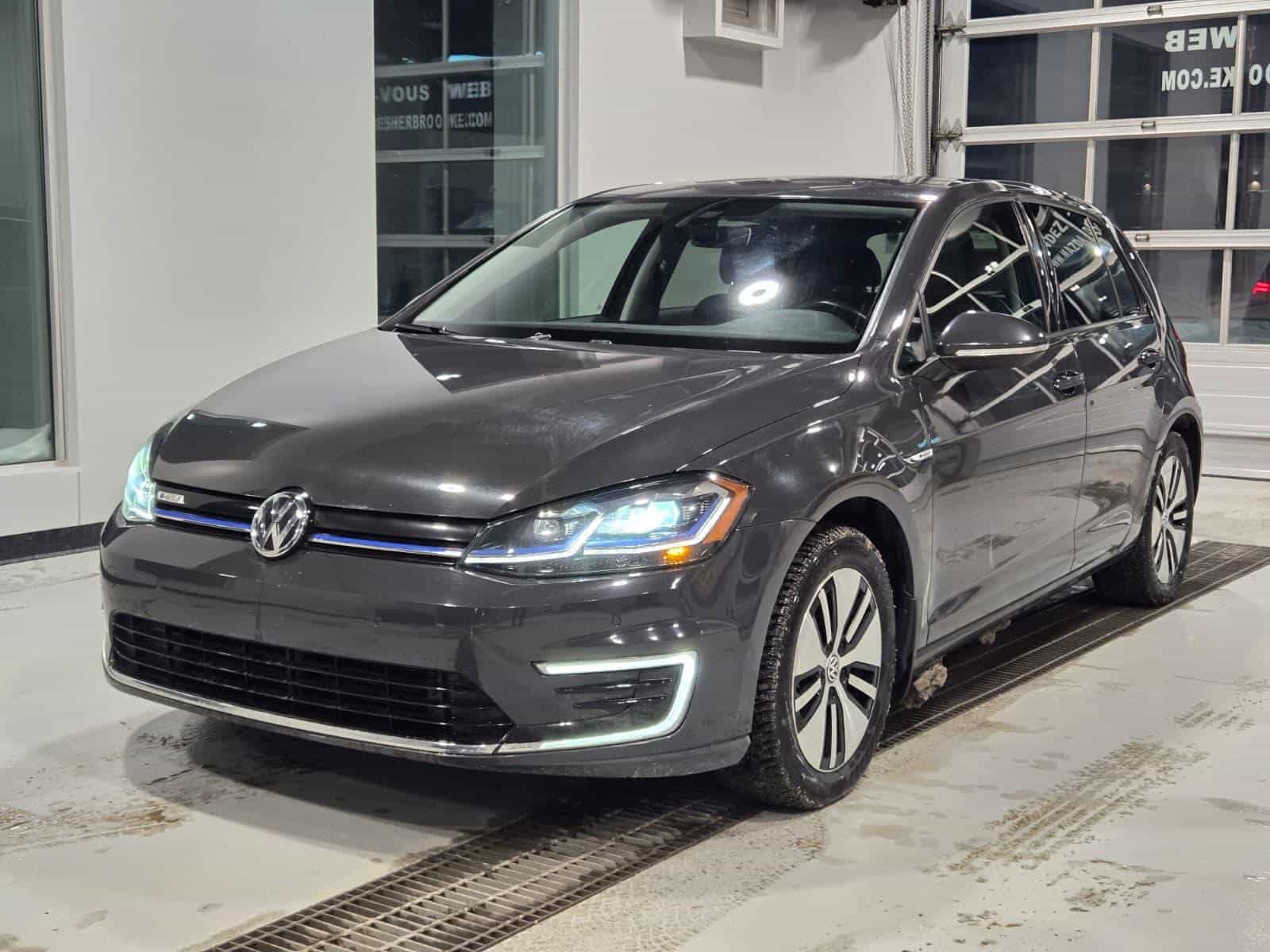 2020 Volkswagen E-Golf Comfortline - Image 1