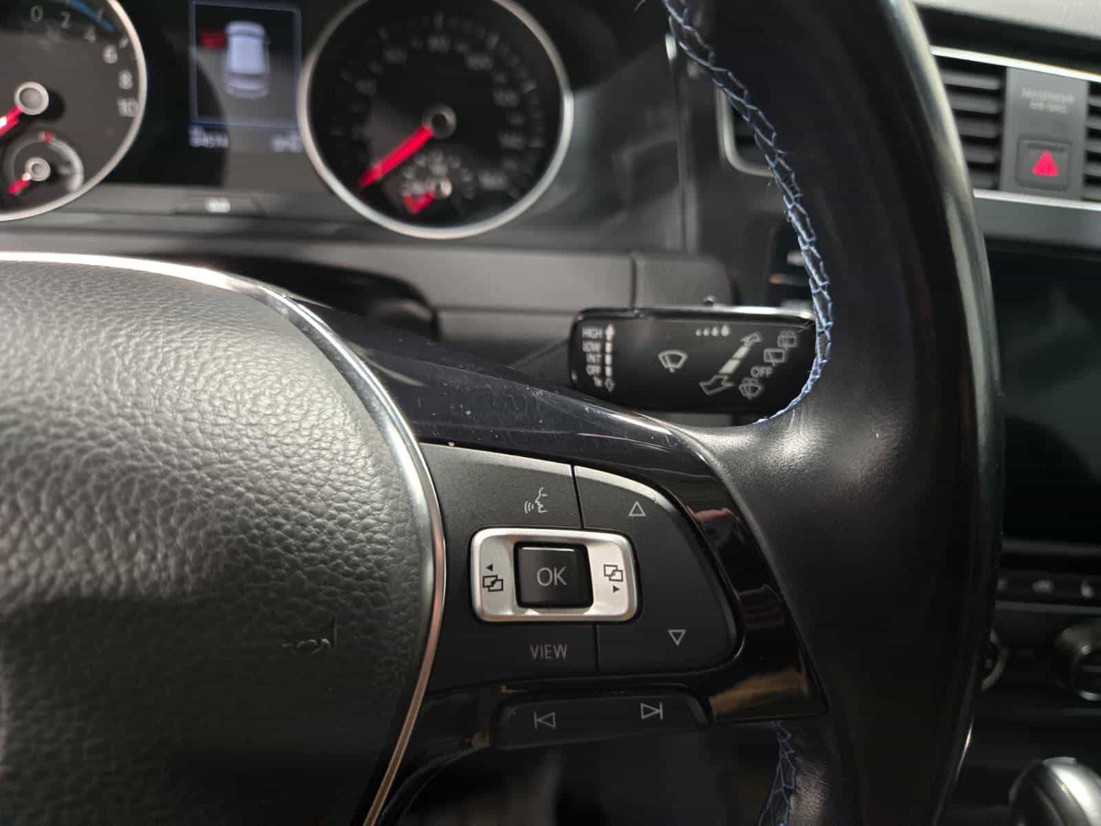 2020 Volkswagen E-Golf Comfortline - Image 13