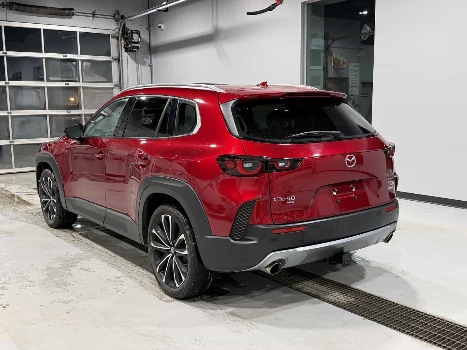 2024 Mazda CX-50 GT 2.5T - Image 4