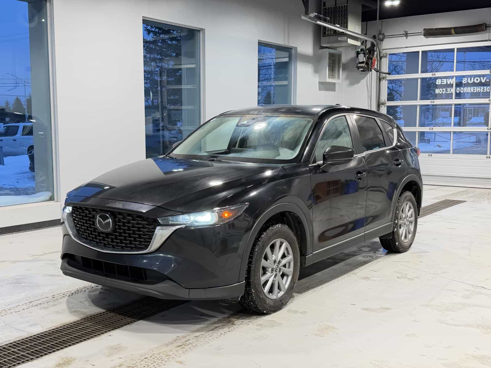 2022 Mazda CX-5 GX - Image 1