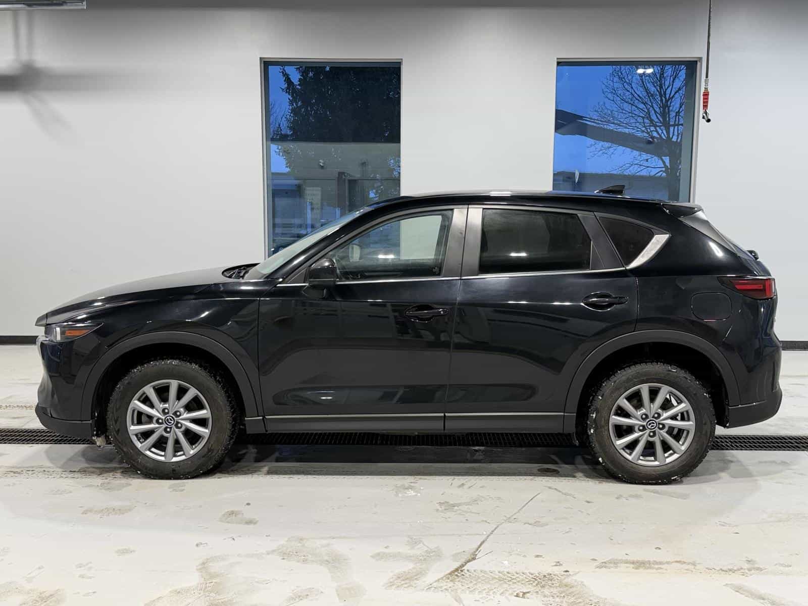 2022 Mazda CX-5 GX - Image 3