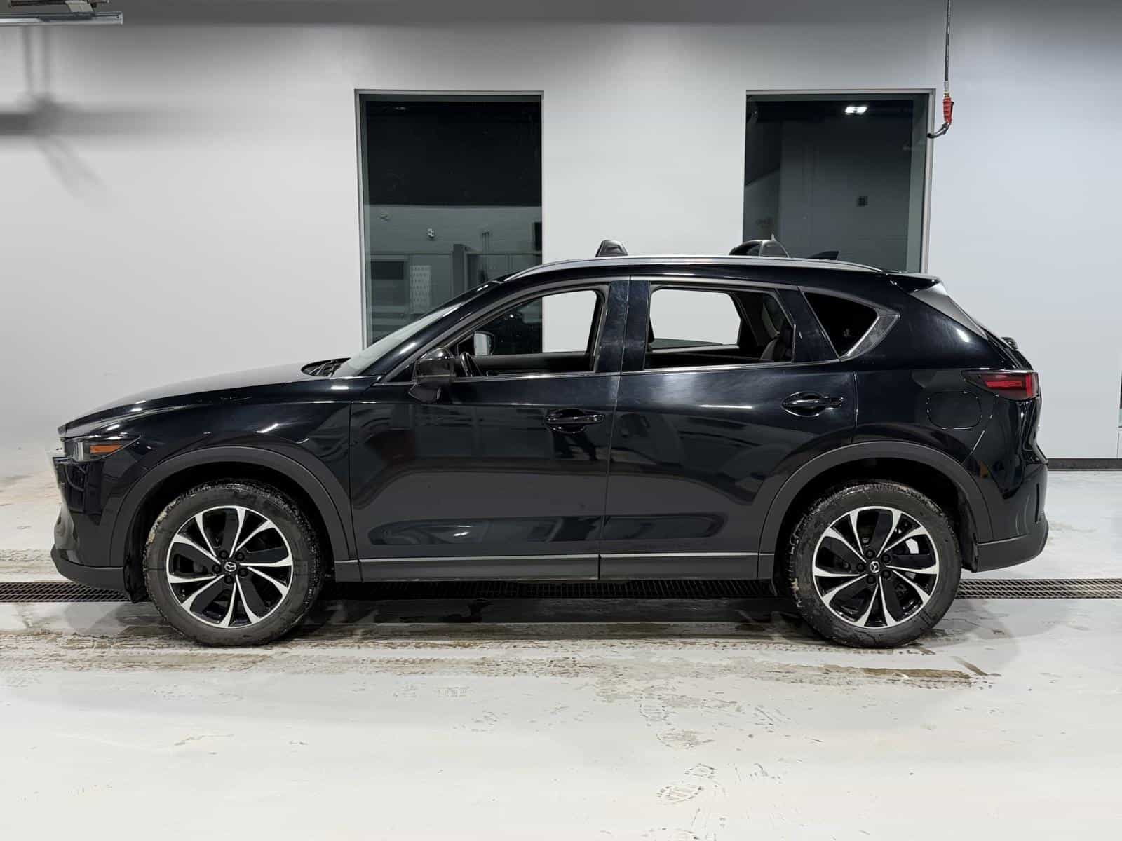 2023 Mazda CX-5 GT - Image 3