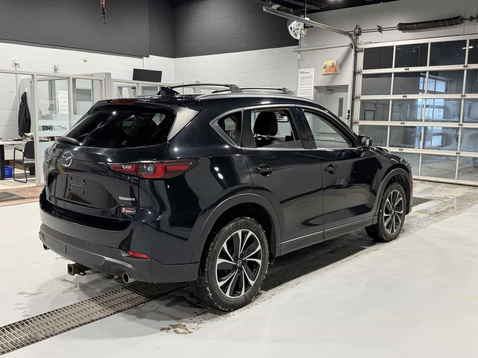 2023 Mazda CX-5 GT - Image 6