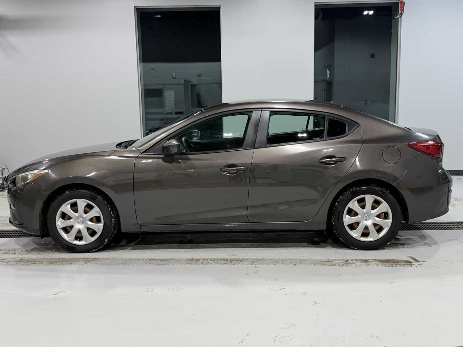 2016 Mazda Mazda3 GX - Image 3
