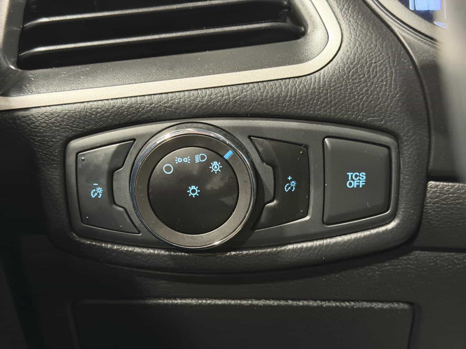 2023 Ford Edge SE - Image 12