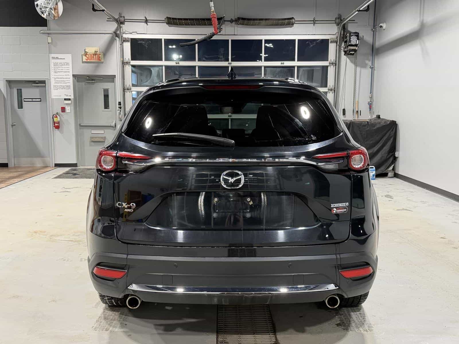 2023 Mazda CX-9 Kuro - Image 5