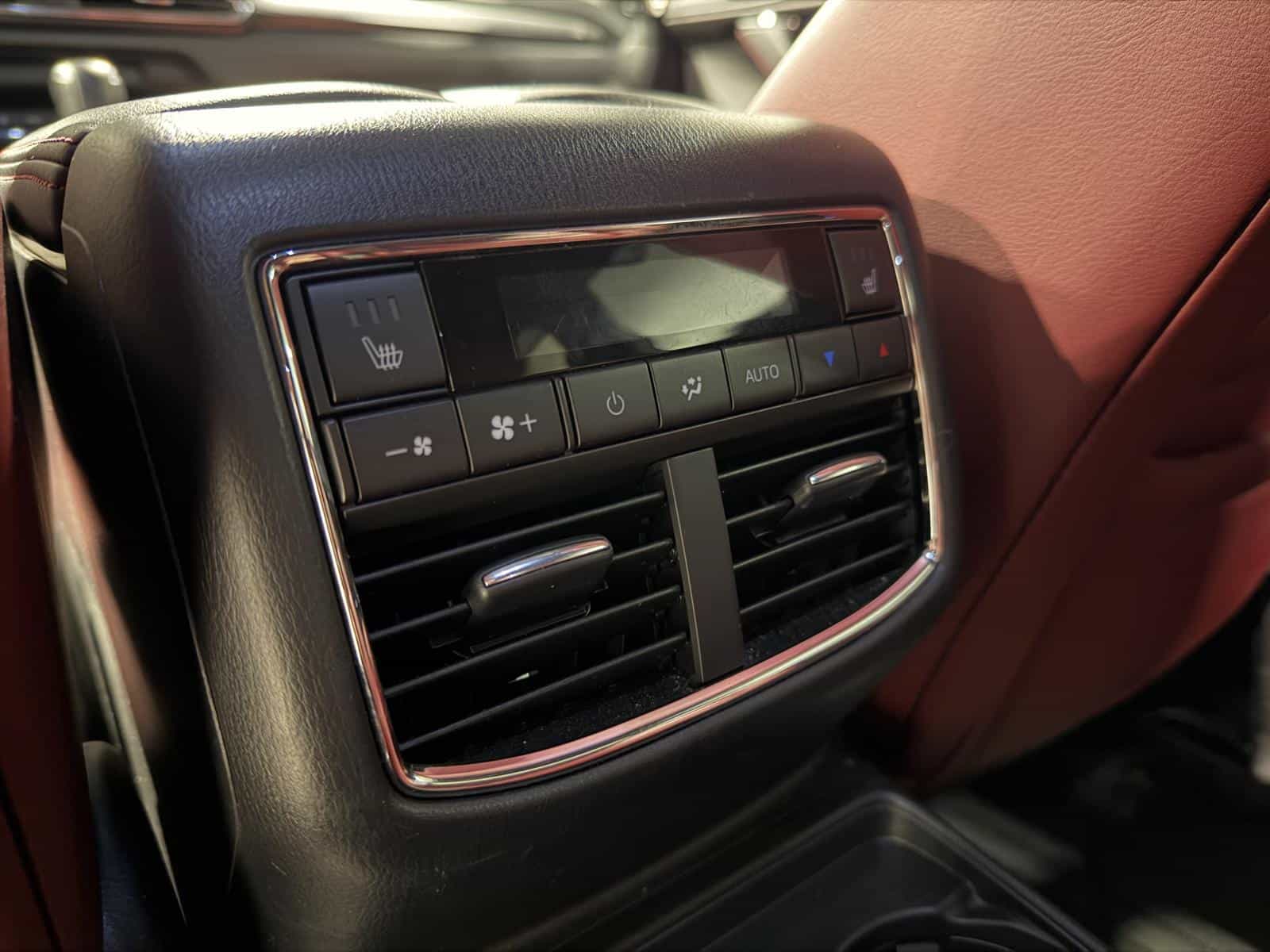 2023 Mazda CX-9 Kuro - Image 12