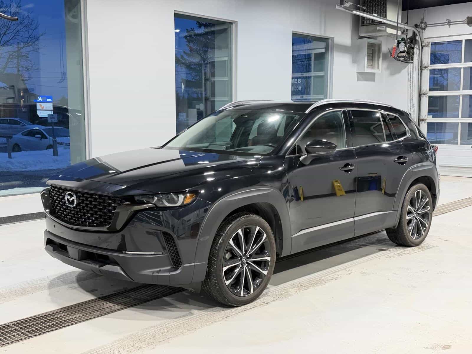 2024 Mazda CX-50 GT - Image 1
