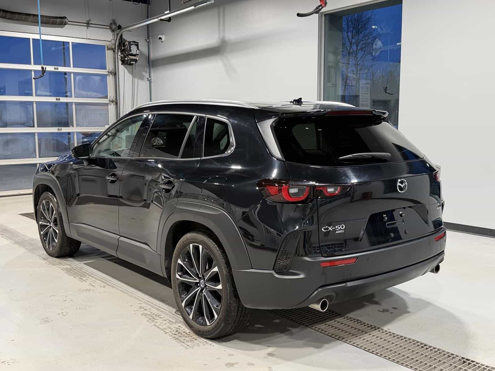 2024 Mazda CX-50 GT - Image 4