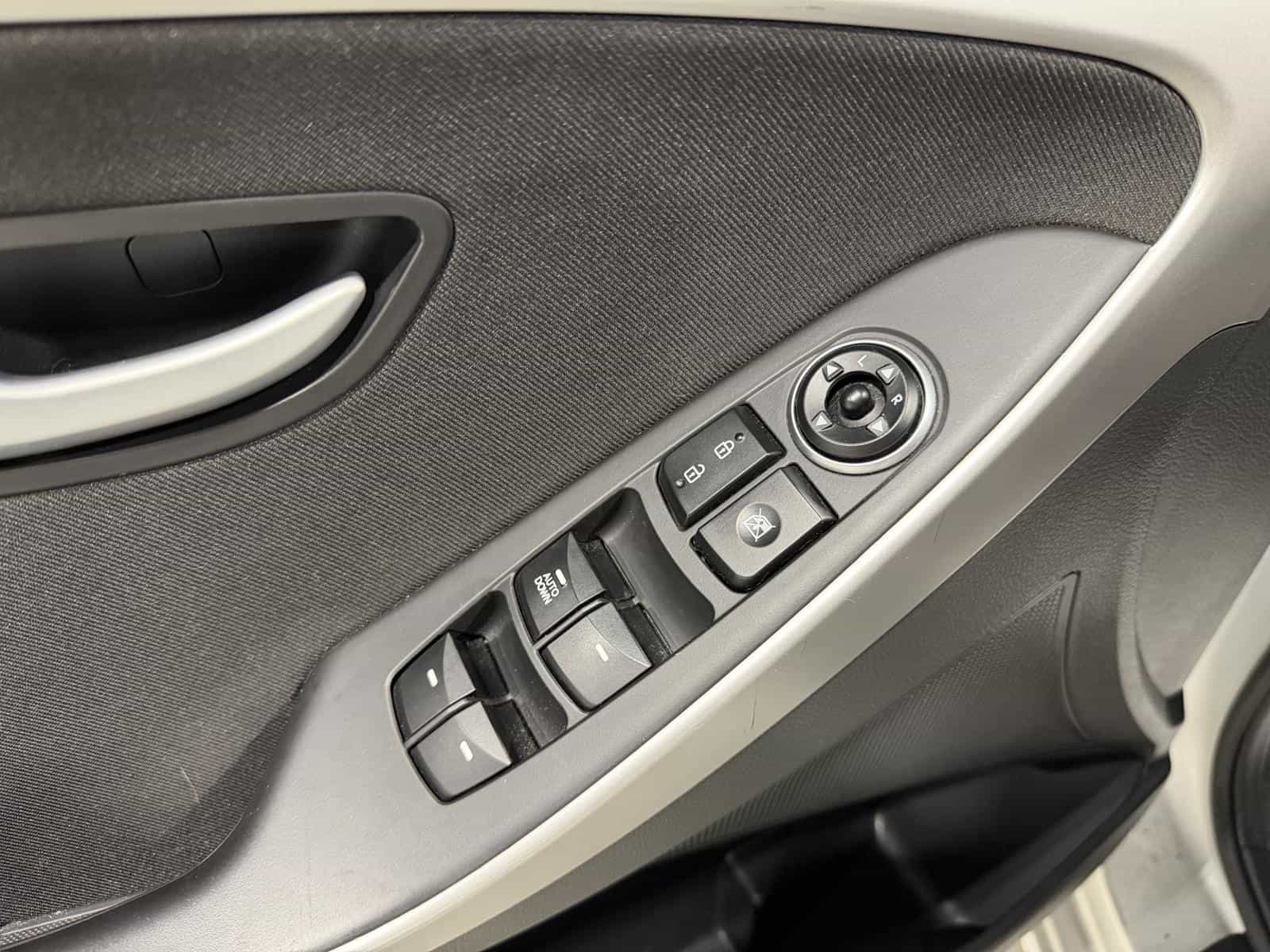 2016 Hyundai Elantra GLS - Image 9