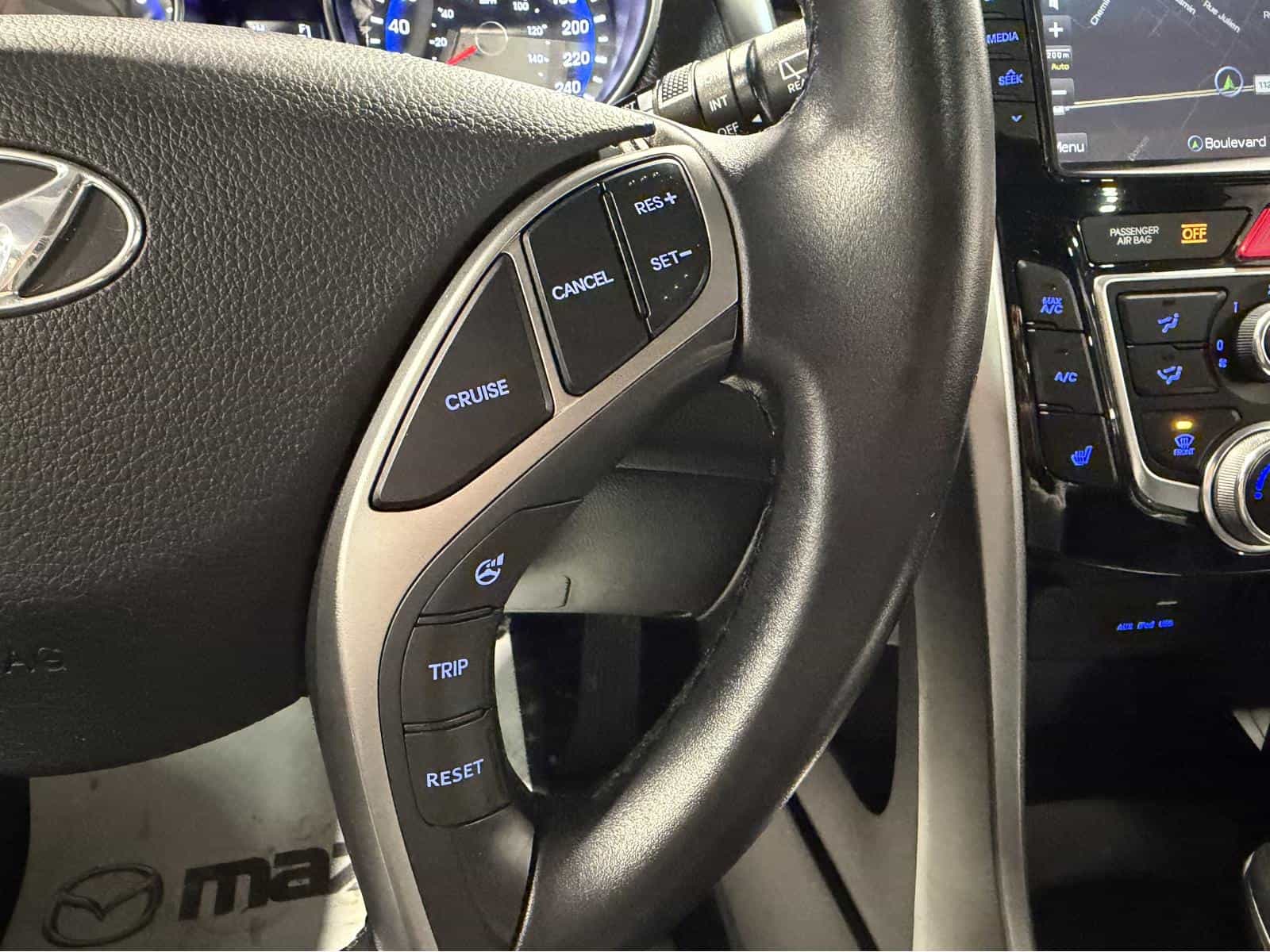 2016 Hyundai Elantra GLS - Image 16