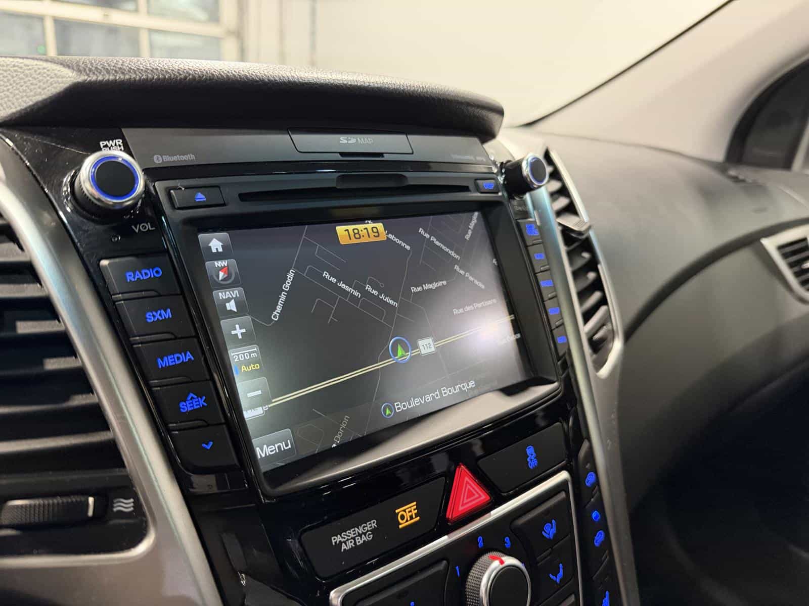 2016 Hyundai Elantra GLS - Image 18