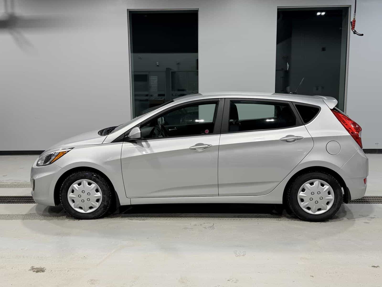 Image 3 Hyundai Accent GL 2017