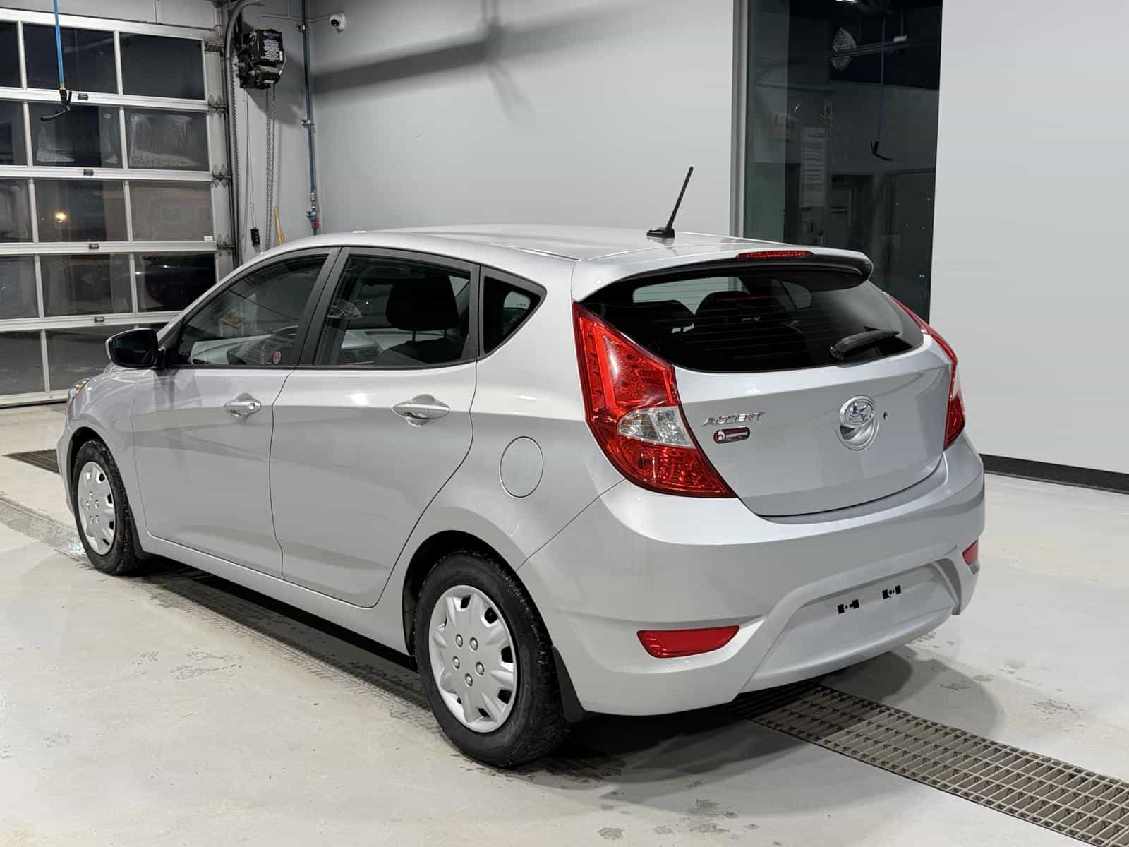 Image 4 Hyundai Accent GL 2017