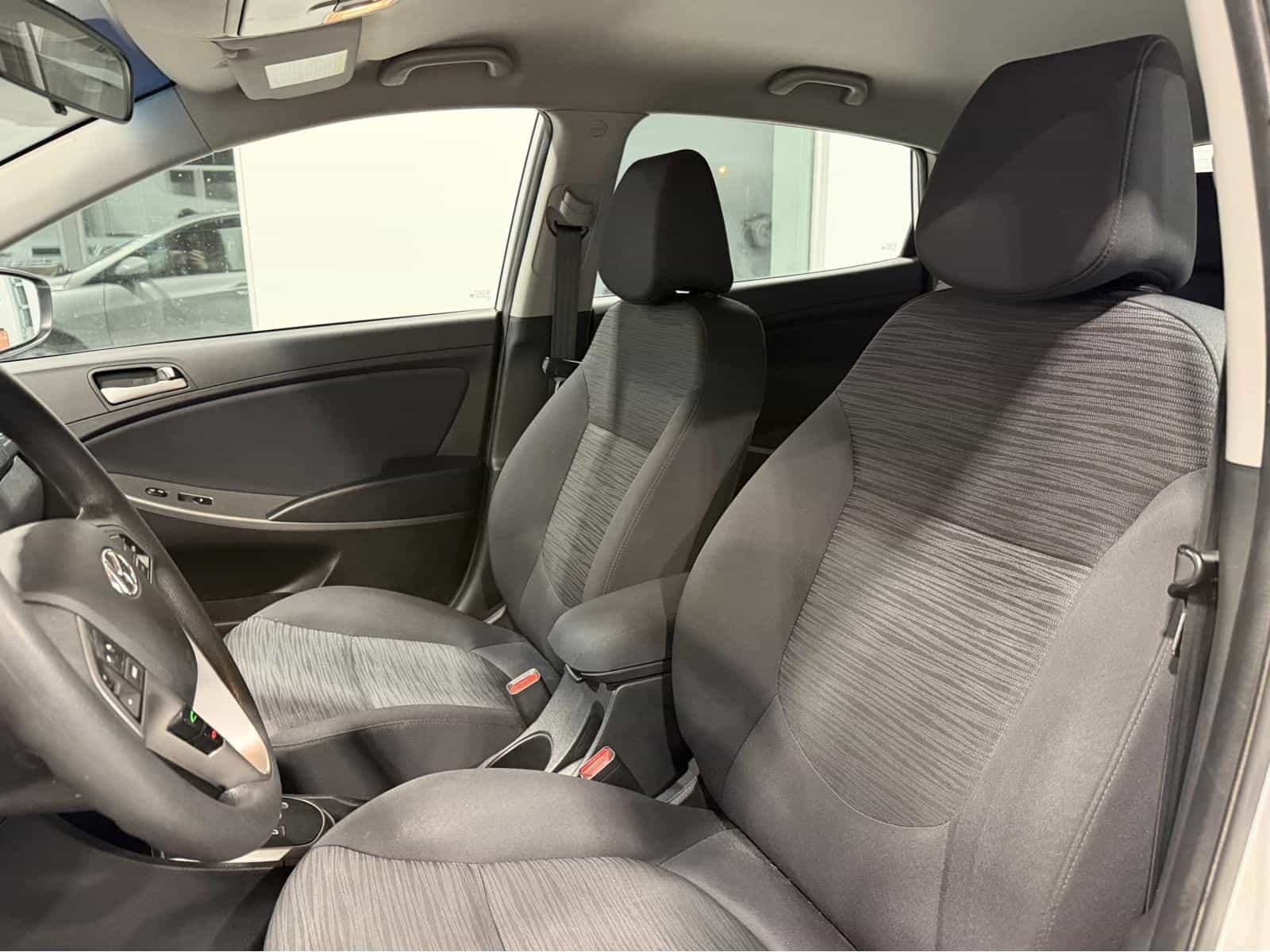 Image 9 Hyundai Accent GL 2017