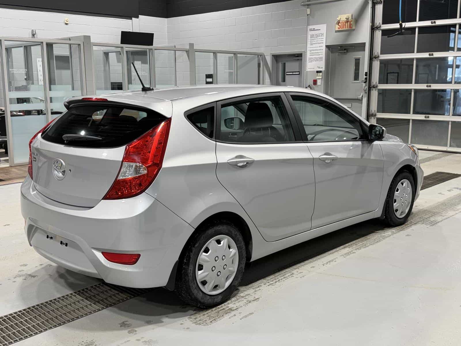 Image 6 Hyundai Accent GL 2017