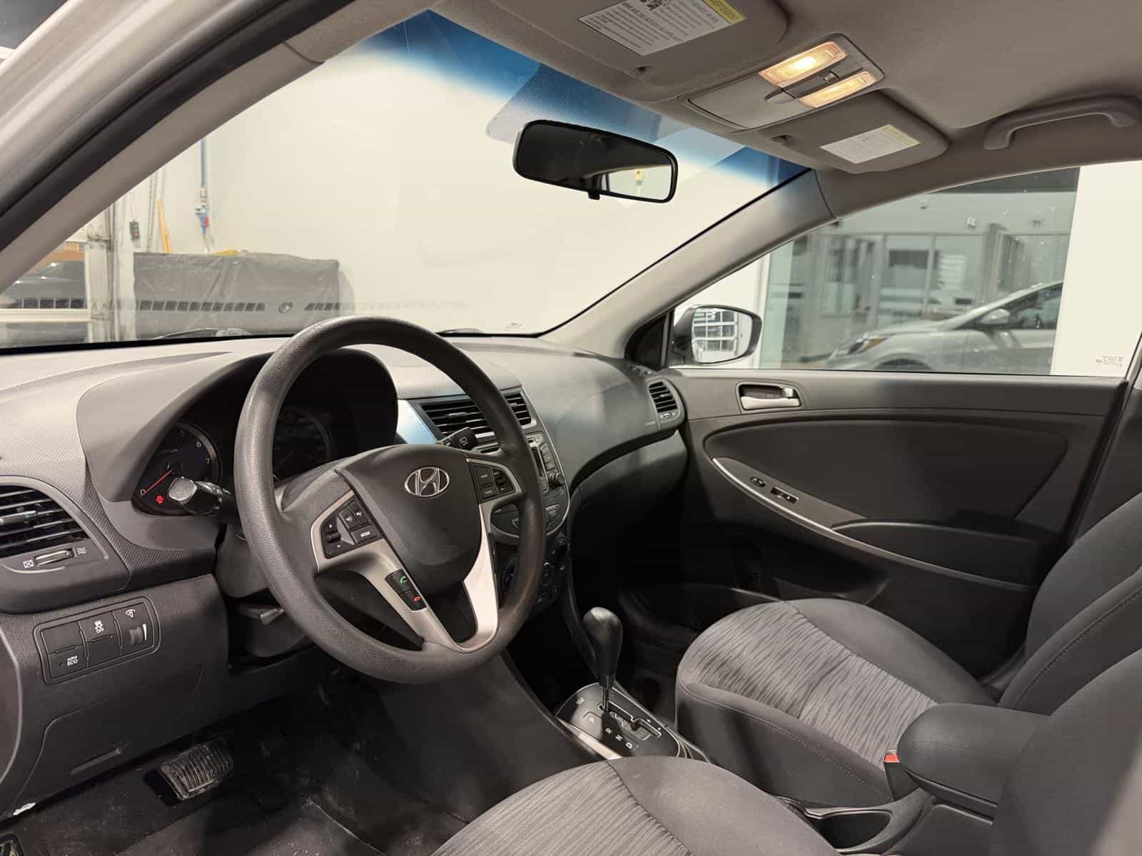 2017 Hyundai Accent GL - Image 10