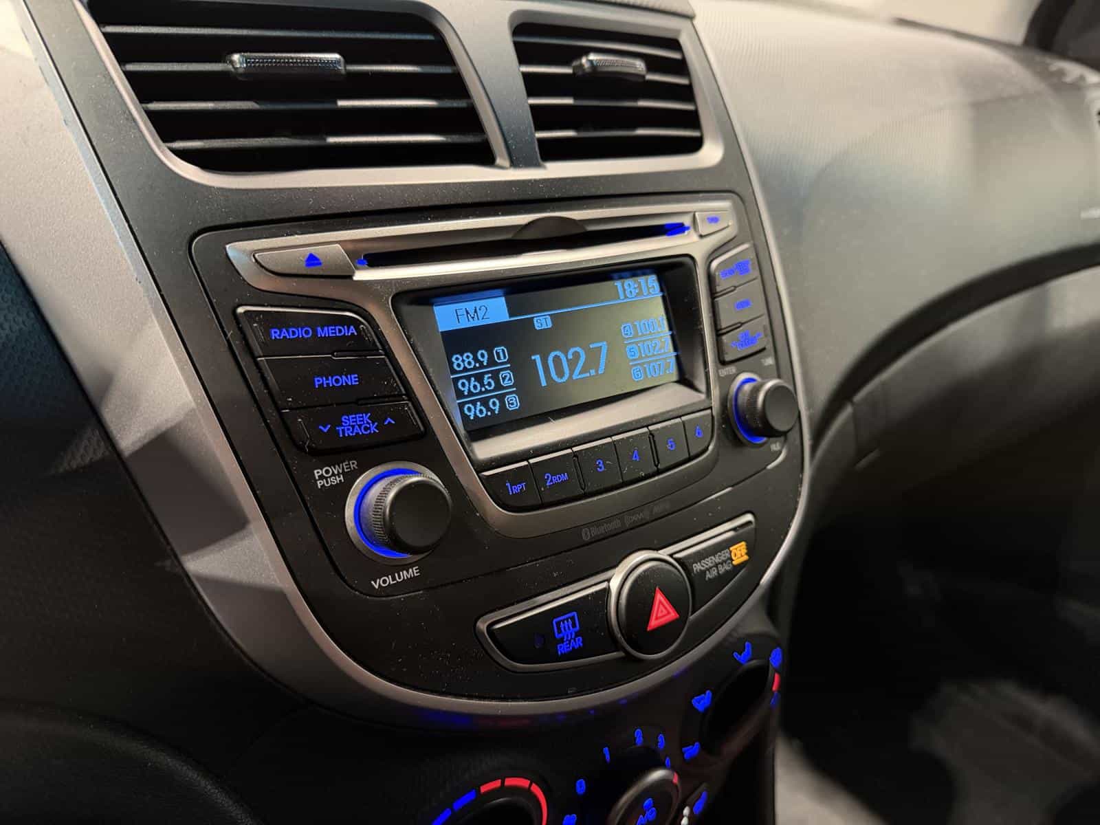 2017 Hyundai Accent GL - Image 14