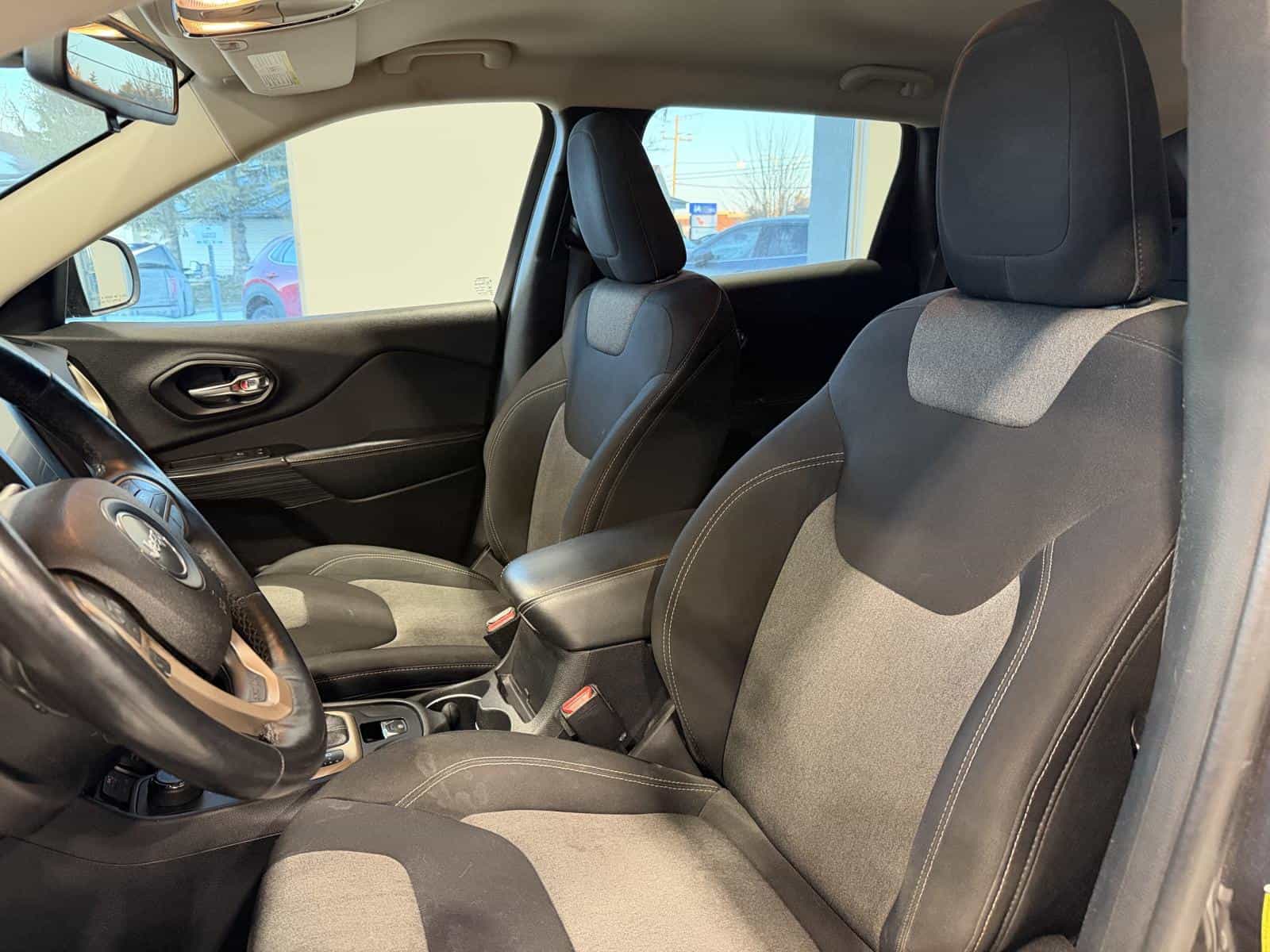 2014 Jeep Cherokee North - Image 10