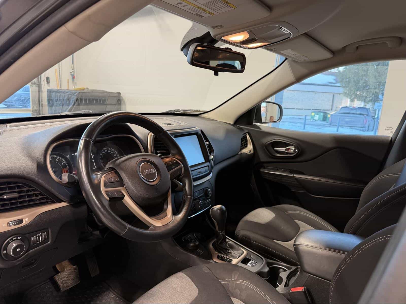 2014 Jeep Cherokee North - Image 11