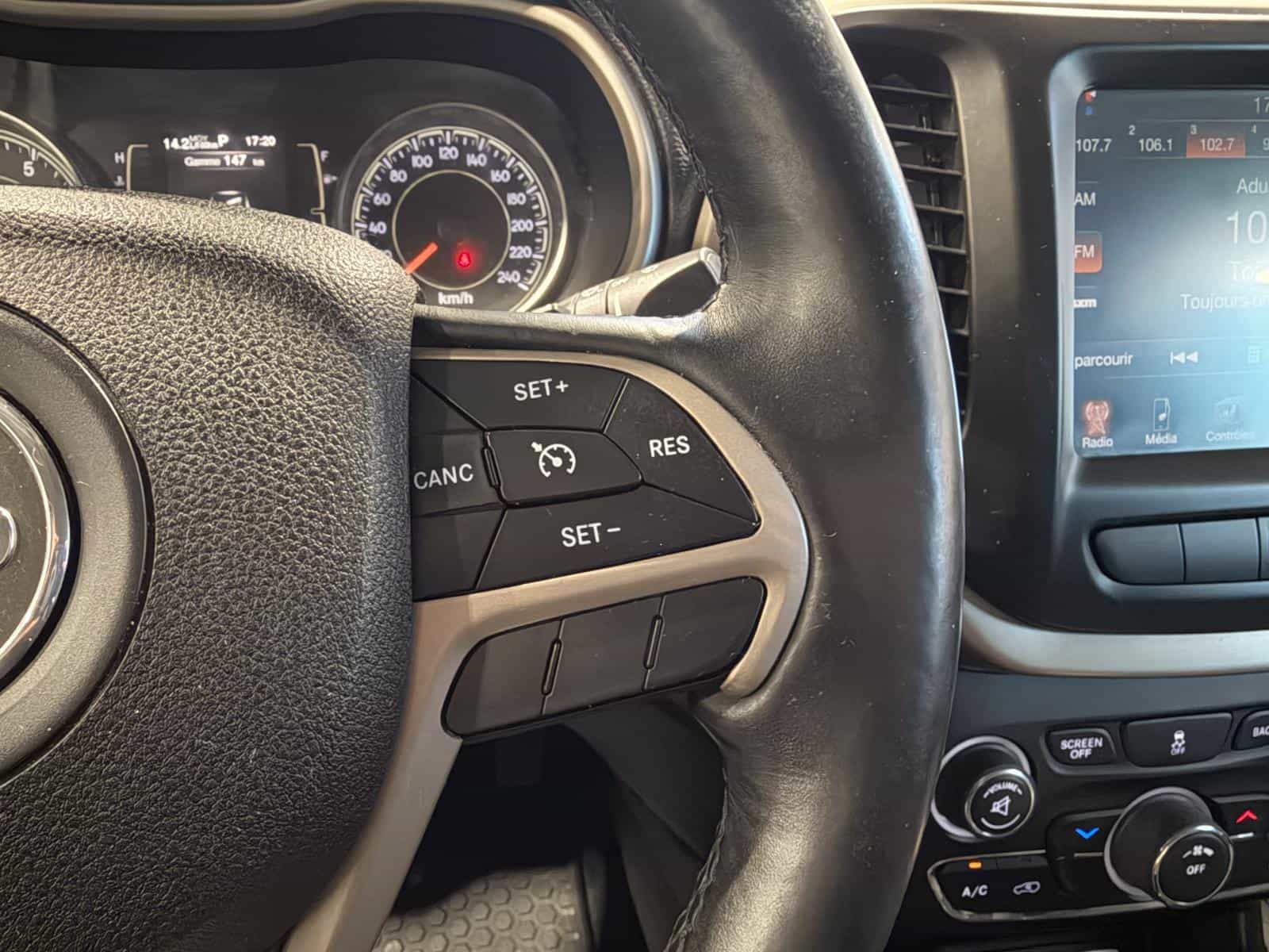 Image 15 Jeep Cherokee North 2014