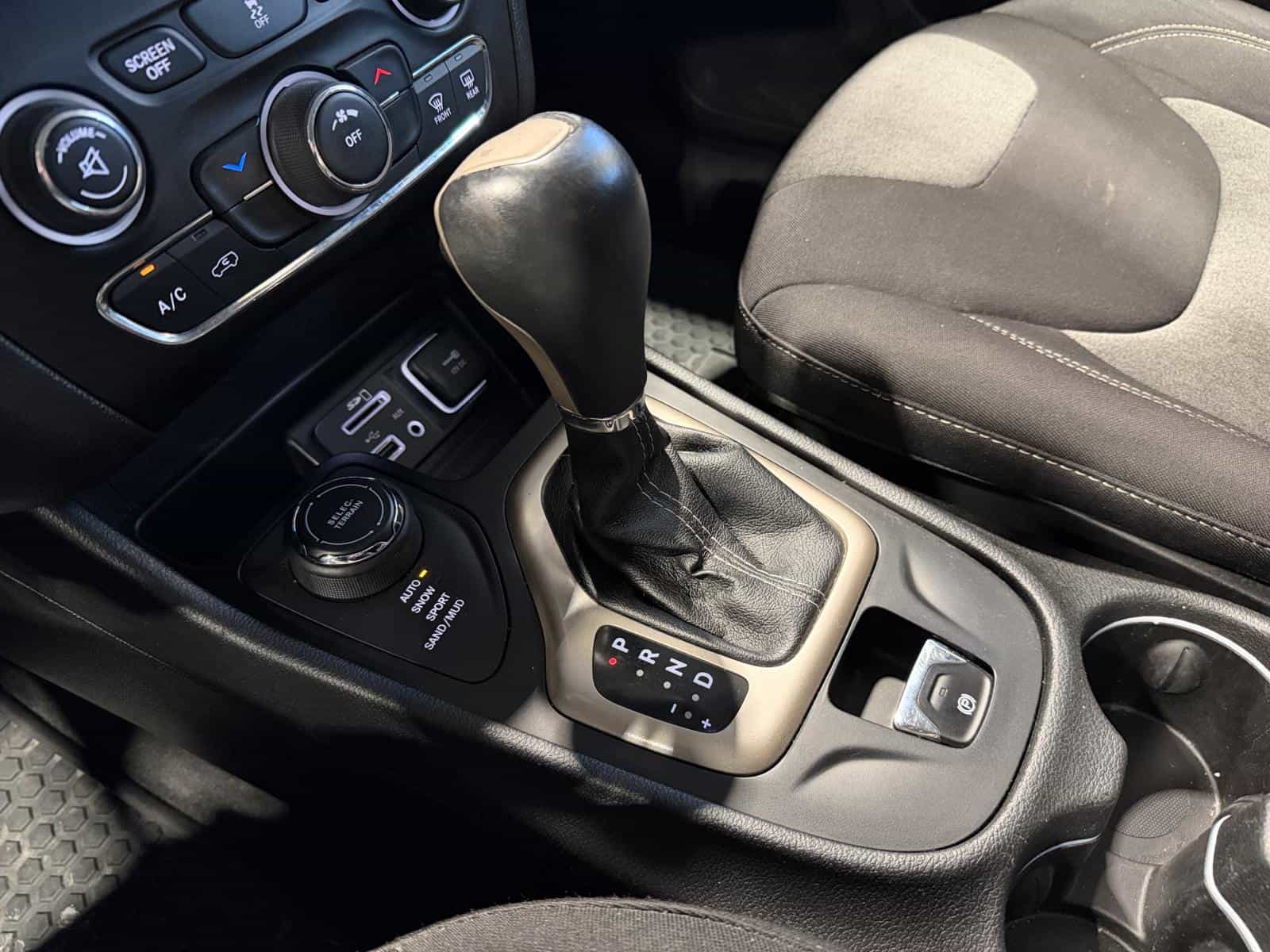 Image 20 Jeep Cherokee North 2014