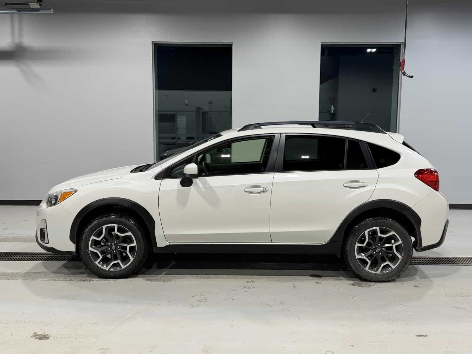 Image 3 Subaru Crosstrek Touring 2017