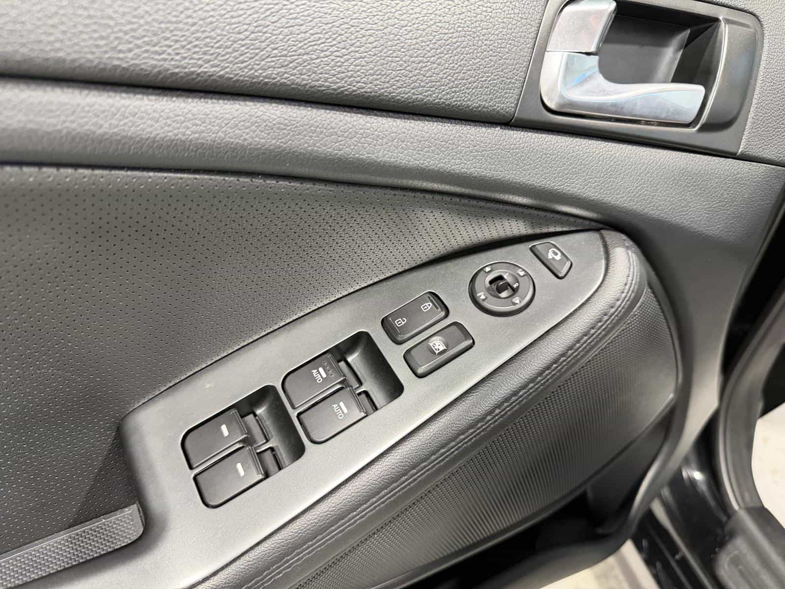 2015 Kia Optima EX - Image 9