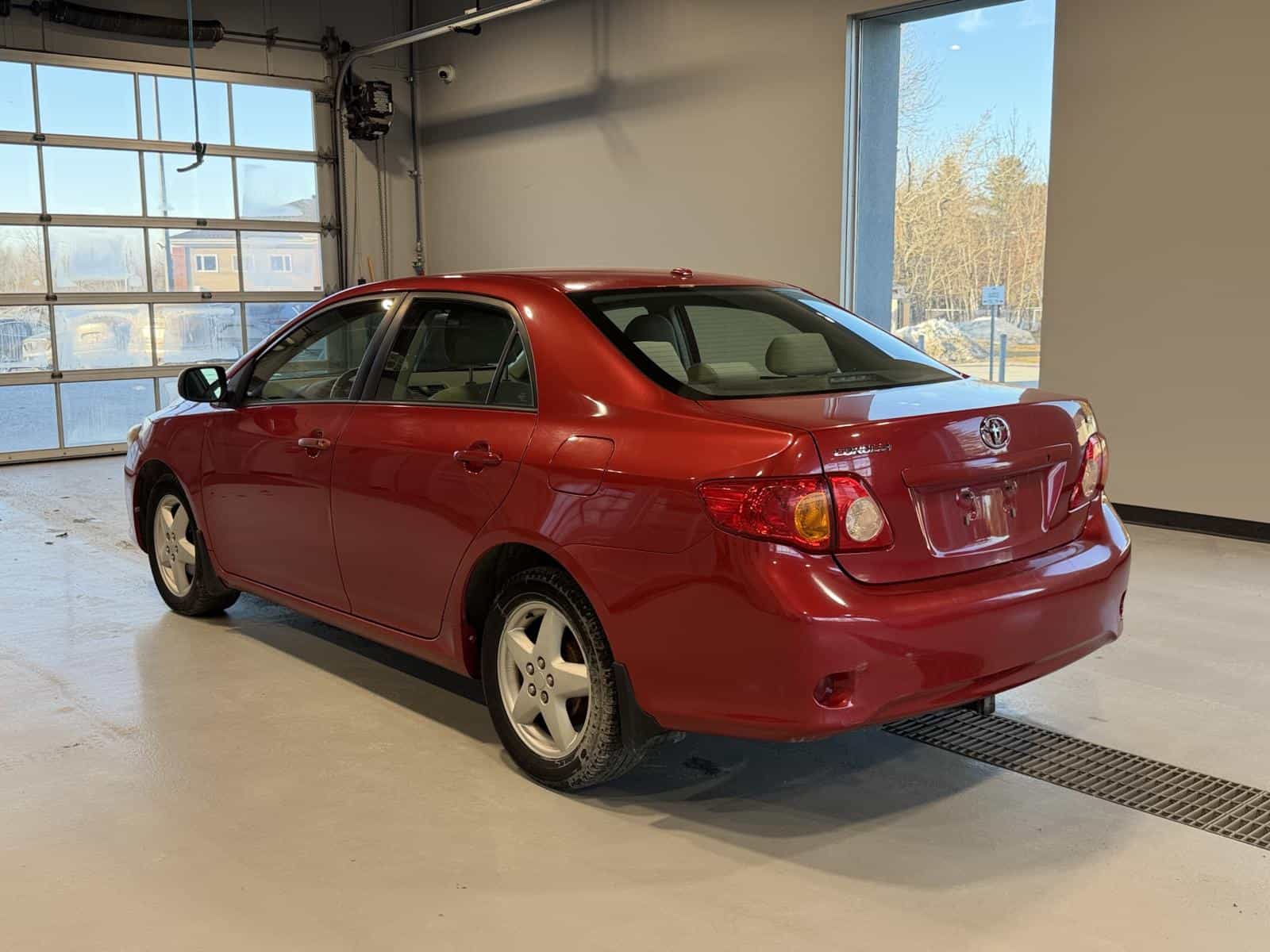 2009 Toyota Corolla LE - Image 4