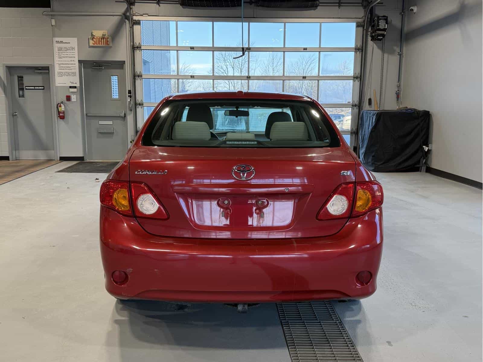 2009 Toyota Corolla LE - Image 5