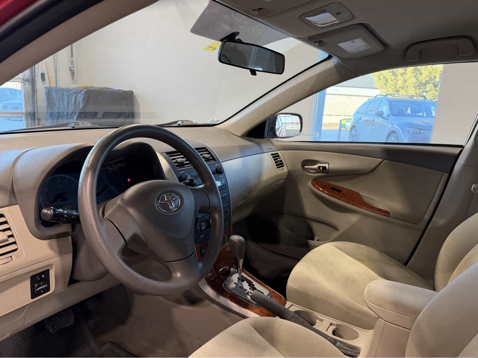 2009 Toyota Corolla LE - Image 10