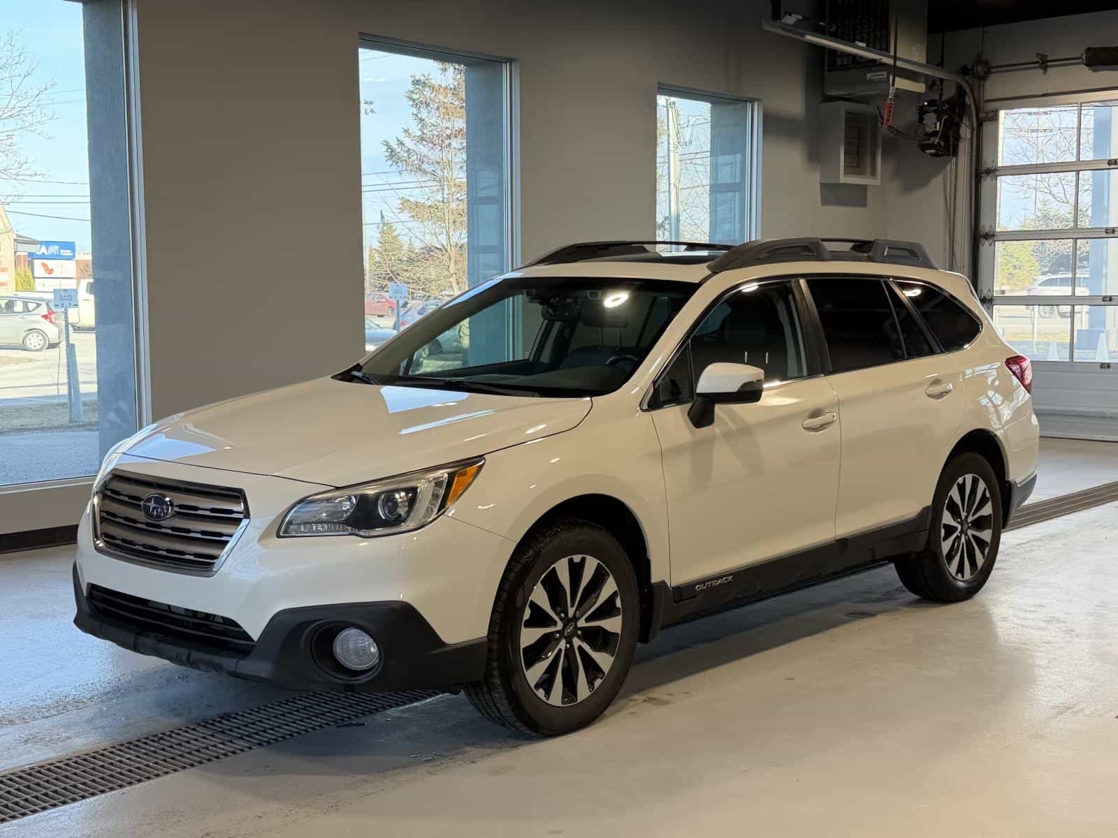 Image 1 Subaru Outback 3.6R Limited w/Tech 2016
