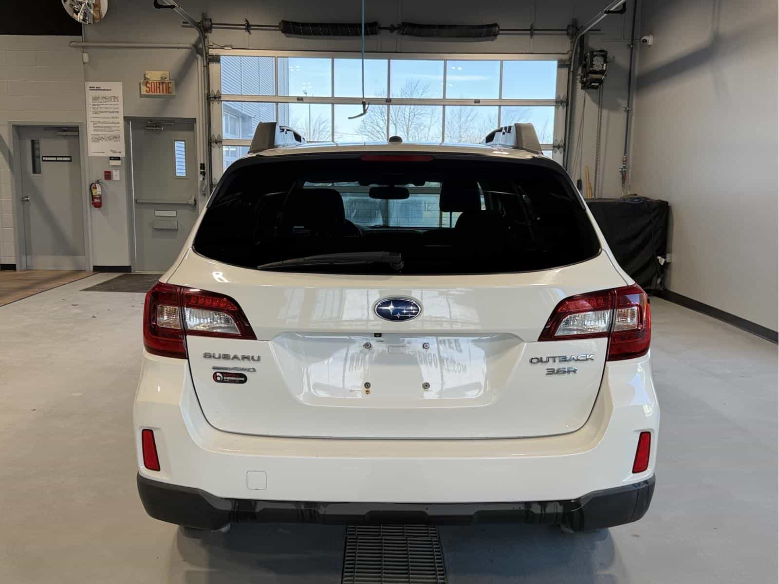 Image 5 Subaru Outback 3.6R Limited w/Tech 2016