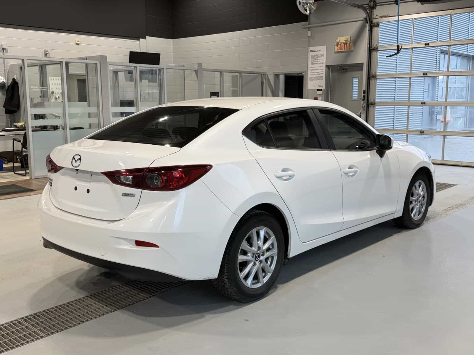 Image 6 Mazda Mazda3 GS 2018