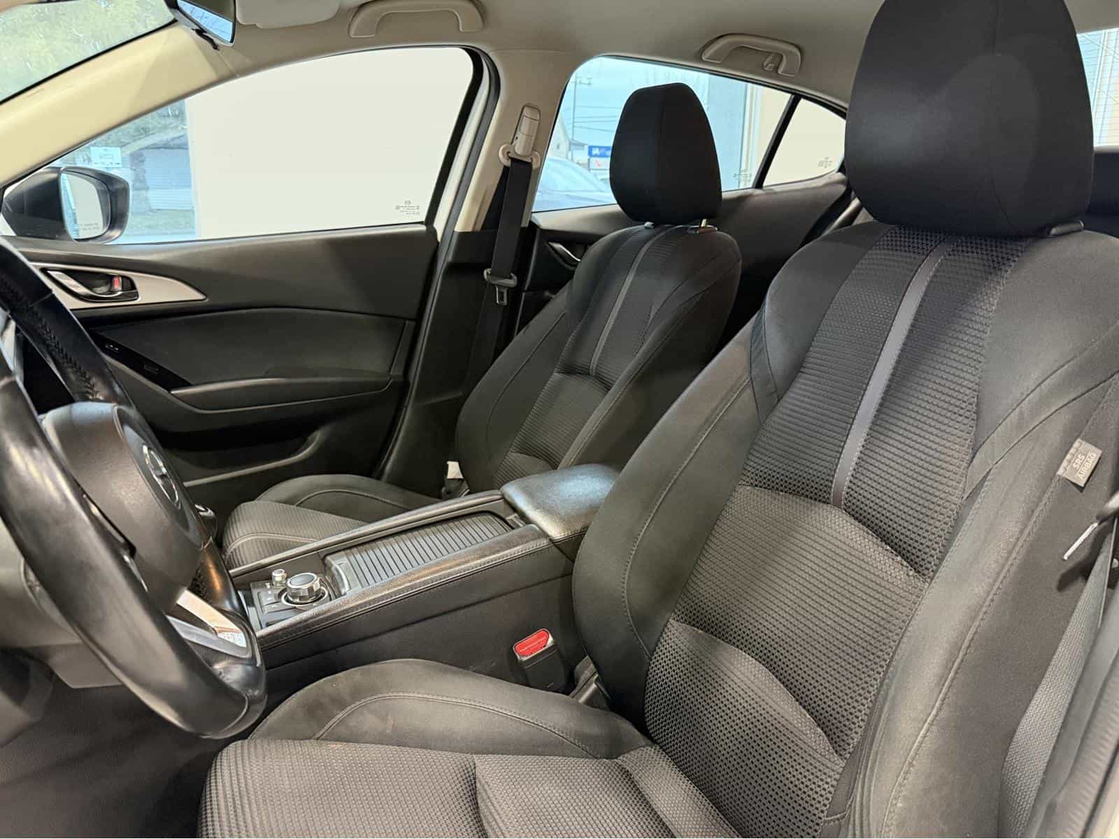 2018 Mazda Mazda3 GS - Image 9