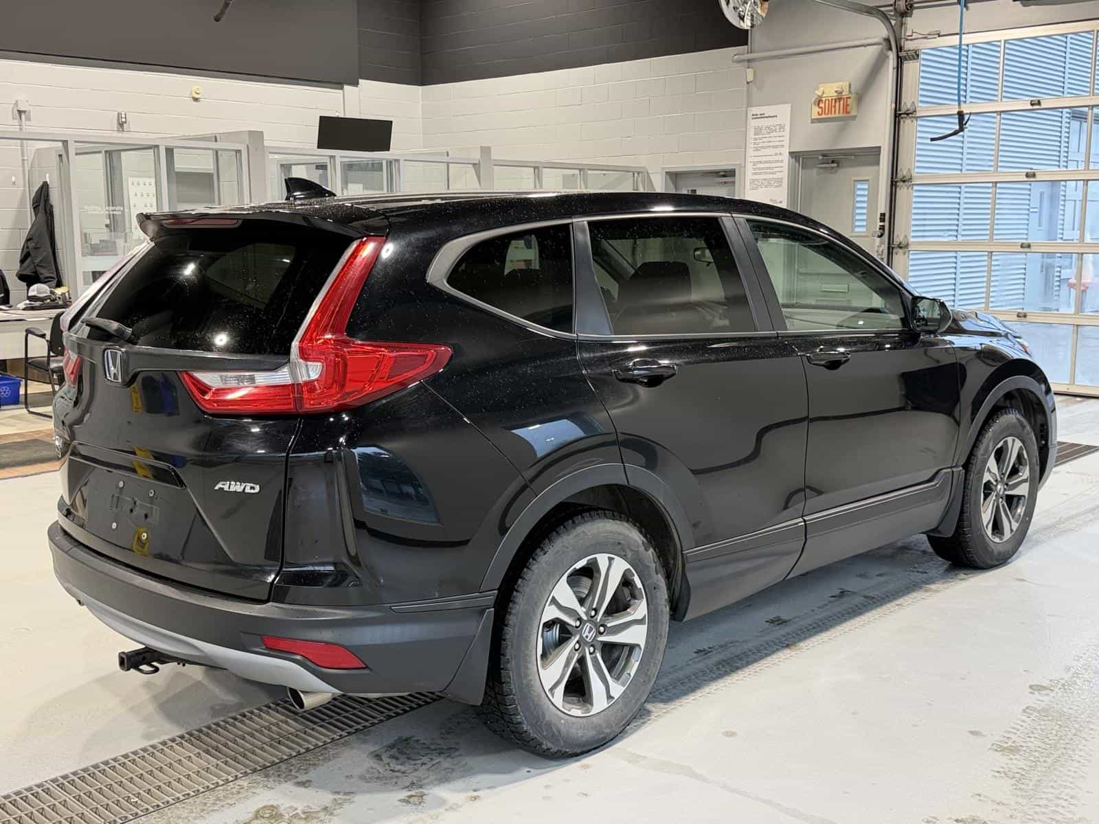 2017 Honda CR-V LX - Image 5