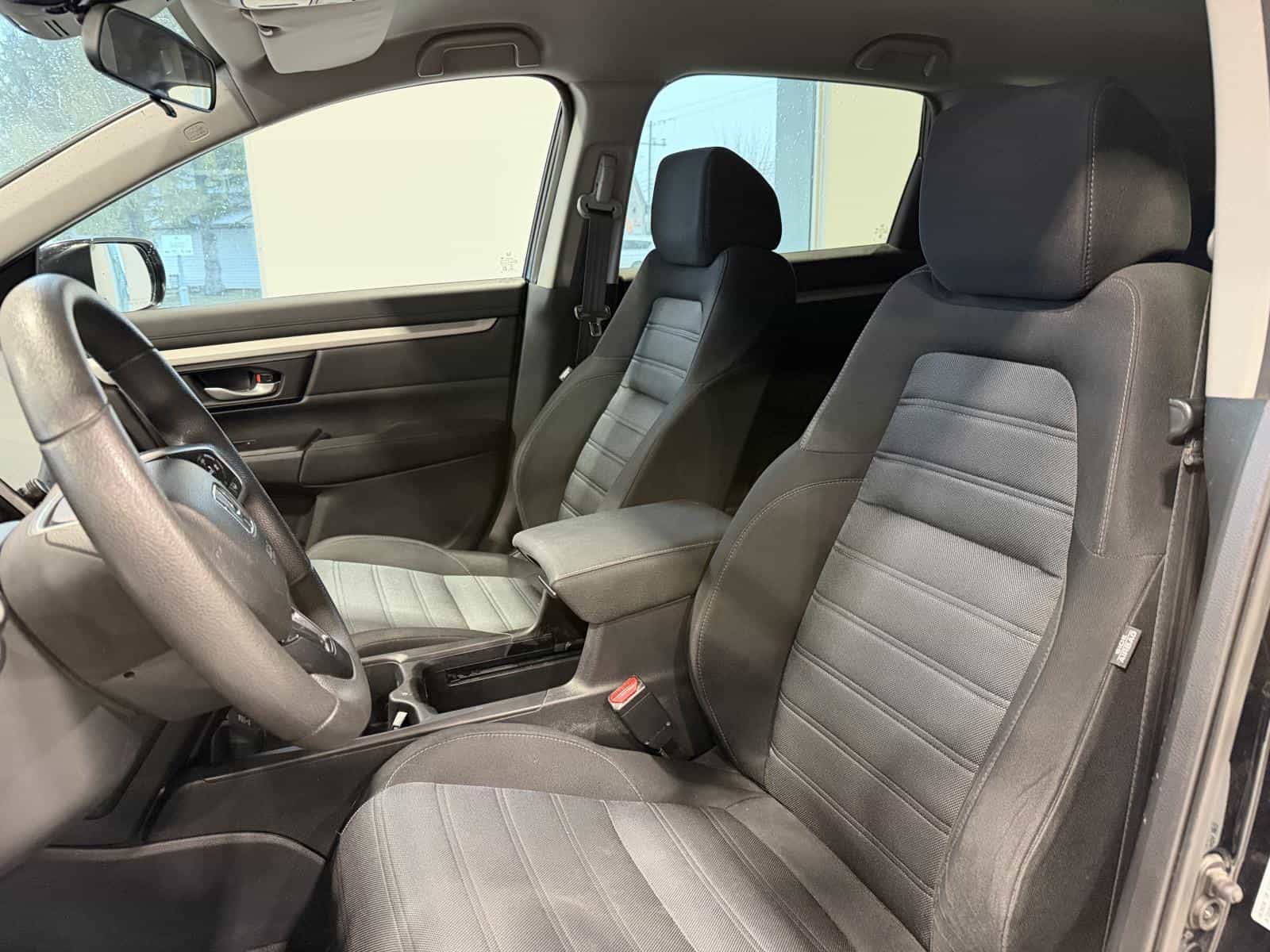 2017 Honda CR-V LX - Image 8