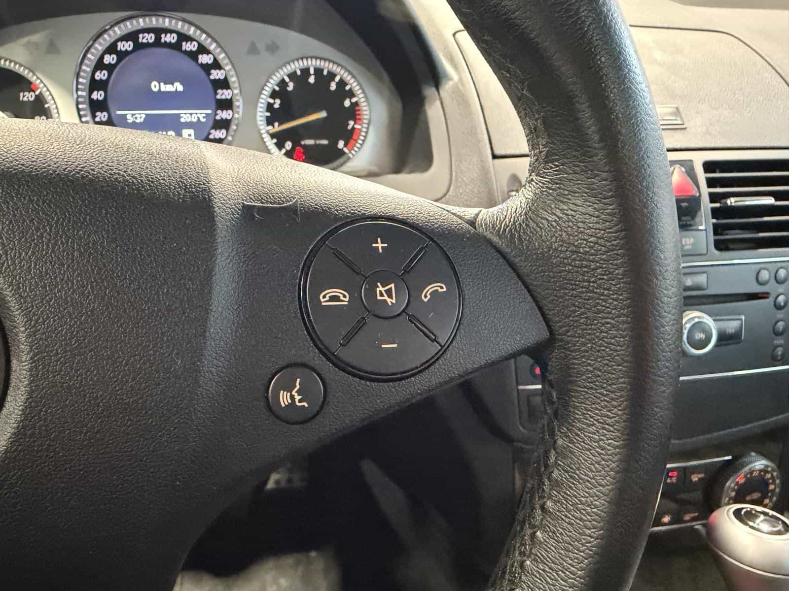 Image 15 Mercedes-Benz C-Class C300 2008