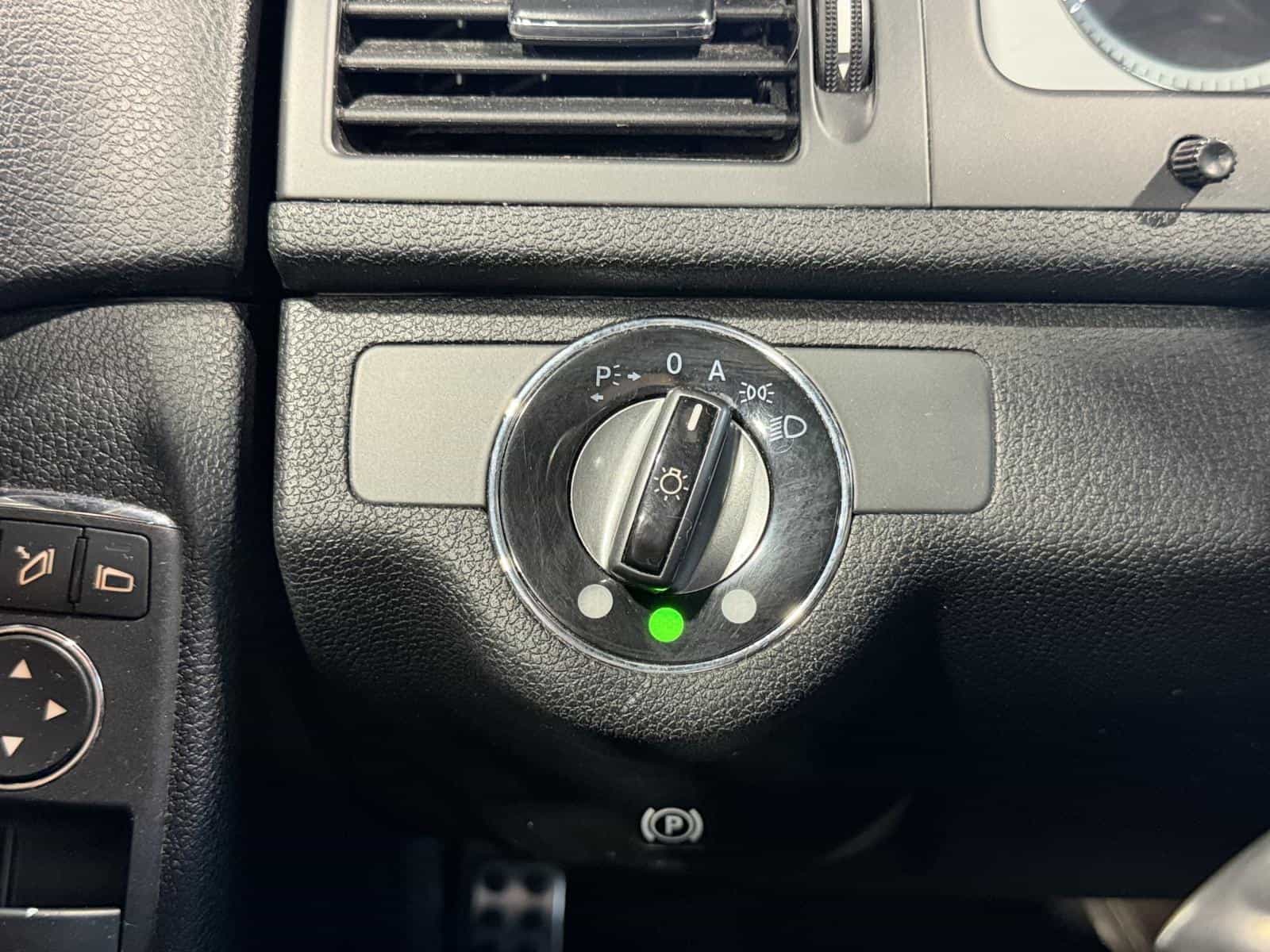 2008 Mercedes-Benz C-Class C300 - Image 12